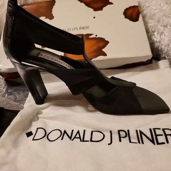 New in box black mesh elastic nappa Donald j pliners! Sz. 8N - Picture 3 of 8